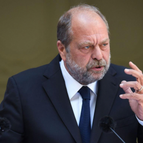 “Si je devais voter à Paris…” : Éric Dupond-Moretti lâche une bombe et choisit son camp pour les municipales