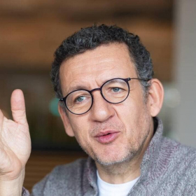 Gros moment de gêne pour Dany Boon face à Léa Salamé lors du 20h de France 2