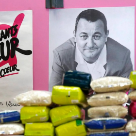 Loi Coluche : ce qui pourrait changer pour vos dons aux associations en 2026