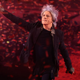 “On est bientôt à l’aube de la retraite” : la phrase de Nicola Sirkis qui électrise l’Accor Arena