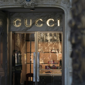 Cyberattaque géante : Gucci, Balenciaga et Alexander McQueen victimes d’un vol massif de données