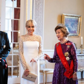 Visite royale à Oslo : Brigitte Macron illumine le dîner du roi Harald V avec sa robe en dentelle Louis Vuitton