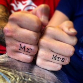 Ces 23 couples ont laissé tomber l'alliance et ont à la place choisi de se faire tatouer