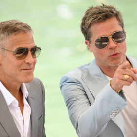 "Ça m'a contrarié" : ce rôle culte que George Clooney n’a jamais digéré d’avoir perdu face à Brad Pitt