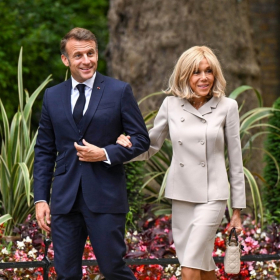 Emmanuel et Brigitte Macron interrompent leur séjour pour Dany Boon