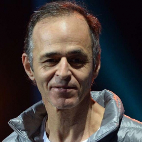 10 ans de silence, et pourtant… Jean-Jacques Goldman prouve qu’il n’a jamais vraiment disparu