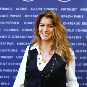 Le geste plein de tendresse de Marlène Schiappa pour son bébé et sa fille aînée