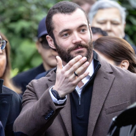 Malgré sa défaite, Louis Sarkozy refuse de partir : cette décision à Menton qui surprend beaucoup de monde