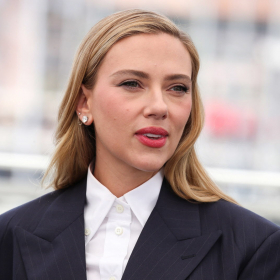 "Il m'a appris ce qu'est le métier d'acteur" : Scarlett Johansson raconte son tournage avec Robert Redford dans "L’Homme qui murmurait à l’oreille des chevaux"