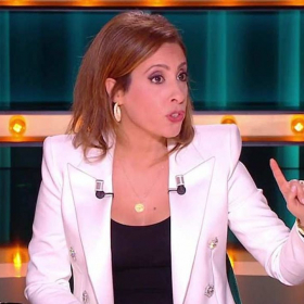 « Pitoyable… » : Léa Salamé déclenche la polémique et se retrouve sous le feu des critiques pour sa couverture des manifestations