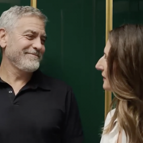 Camille Cottin balance tout sur George Clooney dans Dix pour cent