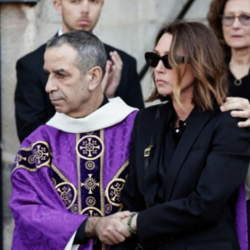 Obsèques de Nathalie Baye : ce que Laura Smet a confié devant 400 invités a laissé un silence saisissant