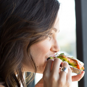 Voici par quoi remplacer certains aliments pour ne plus avoir envie de grignoter
