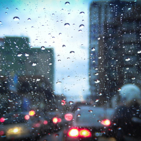 Rafales, pluie, mer agitée : la combinaison météo explosive du jour dans ce département