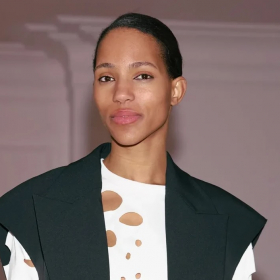 Comment porter le gilet de costume au bureau pour un look impeccable