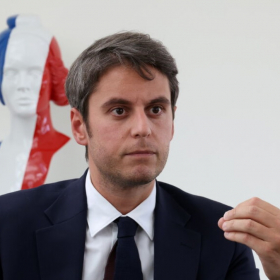 Gabriel Attal dans une boulangerie le 1er-Mai : cette phrase qui vise directement les sanctions