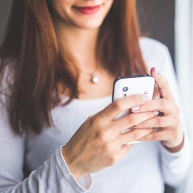 Pourquoi éteindre votre téléphone peut vous aider à faire l'amour plus souvent