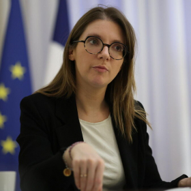 “La question ne se pose pas” : Aurore Bergé tranche sur la rumeur d’une démission d’Emmanuel Macron