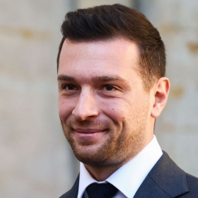 Cette ex-compagne que Jordan Bardella n’évoque jamais mais qui ressurgit en direct à la télévision