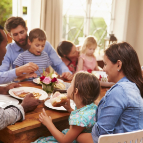 D’après cette étude, passer du temps avec ses parents leur permet de vivre plus longtemps !