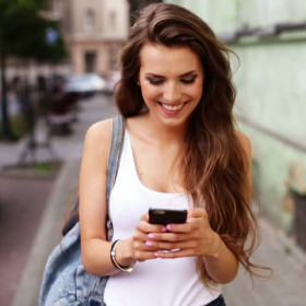 Utiliser son smartphone trop souvent finirait par déformer les mains