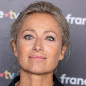 Anne-Sophie Lapix : "Elle était pressentie", cette émission culte de M6 qu’elle aurait dû présenter bien avant le 20h