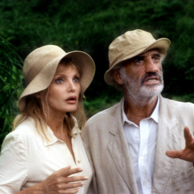 "On savait qu’on faisait un très mauvais film" : Arielle Dombasle se confie sur son énorme flop avec Belmondo devenu culte malgré lui