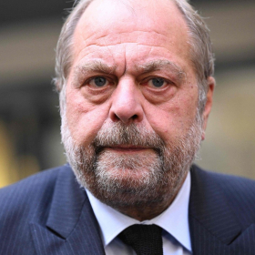 “Je te casserais bien la gueule” : pourquoi Éric Dupond-Moretti et Christian Estrosi ont failli en venir aux mains à Nice