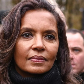 « Elle a de la chance que je sois dans le train » : le coup de gueule de Karine Le Marchand face à la fraude