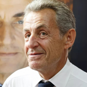 « 3 500 euros pour un objet très inattendu » : ce cadeau offert à Nicolas Sarkozy pour ses 71 ans surprend même ses proches