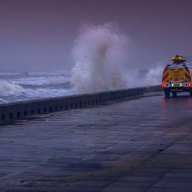 Vagues-submersion : 4 départements en plus basculent en vigilance, pourquoi la situation se tend