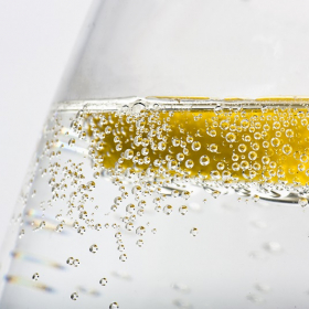 Eau plate ou eau gazeuse : laquelle vaut-il mieux choisir ?