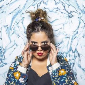 Inès Reg amoureuse d’un homme plus âgé : ce que l’on sait vraiment sur son nouveau compagnon