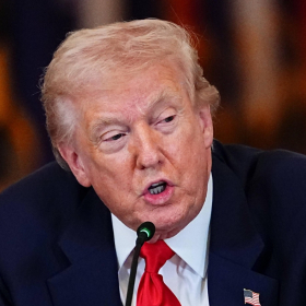 « Nous frapperons très fort » : la déclaration de Donald Trump qui inquiète la scène internationale