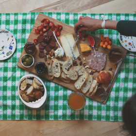 5 conseils pour épater vos invités avec une planche apéro originale et gourmande