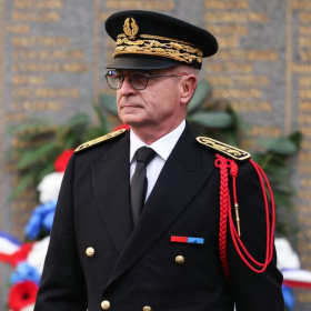 Après le vol spectaculaire au Louvre, le nouveau préfet de police se dit « fermement opposé » à un commissariat dans le musée