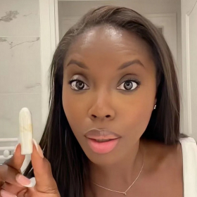« Un truc complètement dingue » : voilà pourquoi les tampons hygiéniques européens font le buzz