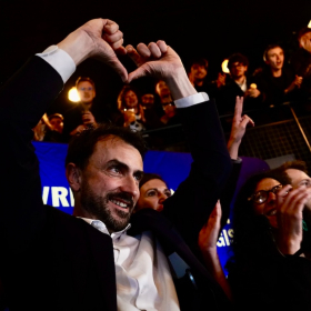 À Lyon, l’alliance de gauche autour de Grégory Doucet lui permet de conserver la mairie avec 50,67 % des voix