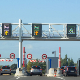Péages à flux libre : l’arnaque par SMS qui pourrait piéger des milliers d’automobilistes cet été