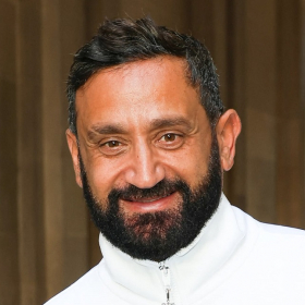 Cyril Hanouna raconte pourquoi Nicolas Sarkozy l’appelle chaque samedi soir