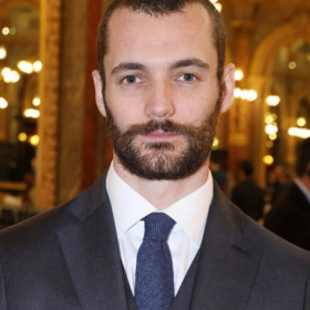 « Nous ne sommes pas tous rentiers » : battu à Menton, Louis Sarkozy répond sans détour et annonce déjà la suite