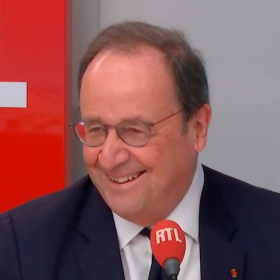 François Hollande aminci et hilare face aux piques de Philippe Caverivière : simple régime ou stratégie 2027 ?