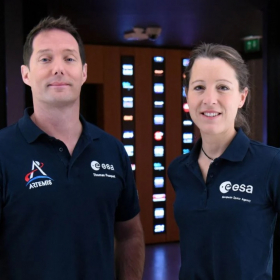 Après Thomas Pesquet, Sophie Adenot décolle à son tour : la comparaison de leurs salaires intrigue