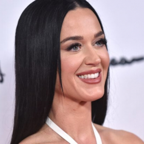 Katy Perry et Justin Trudeau photographiés enlacés sur un yacht en Californie