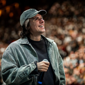 Orelsan répond enfin à Kylian Mbappé : sa mise au point pleine d’humour surprend tout le monde