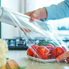 Ce produit banal de la cuisine cacherait un danger insoupçonné pour notre santé : l’avertissement choc d’un microbiologiste