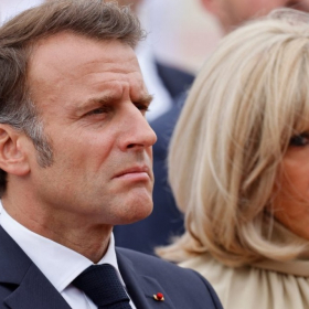 Qui est Marcin Bosacki, l’homme aperçu avec Brigitte et Emmanuel Macron à La Rotonde ?
