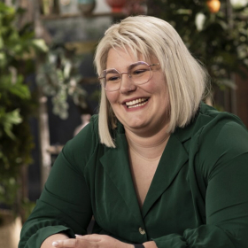 M6 crée la surprise : Noémie (L’amour est dans le pré) très proche d’un prétendant de Qui veut épouser mon fils ?