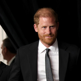 Le geste symbolique discret du prince Harry qui en dit long sur son lien avec la famille royale lors d’une soirée hollywoodienne
