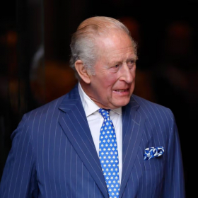 Harry en Californie, Charles III à Washington : cette distance qui ne cesse de grandir entre eux